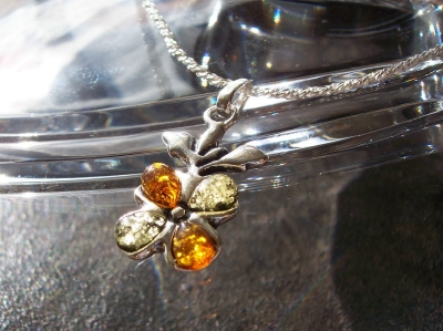 Amber Silver Pendant PE1049