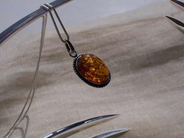 Amber Silver Pendant PE7010