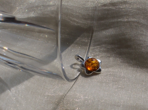 Amber Silver Pendant PE7226